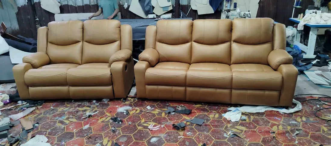 Juego de sala reclinable color caramelo