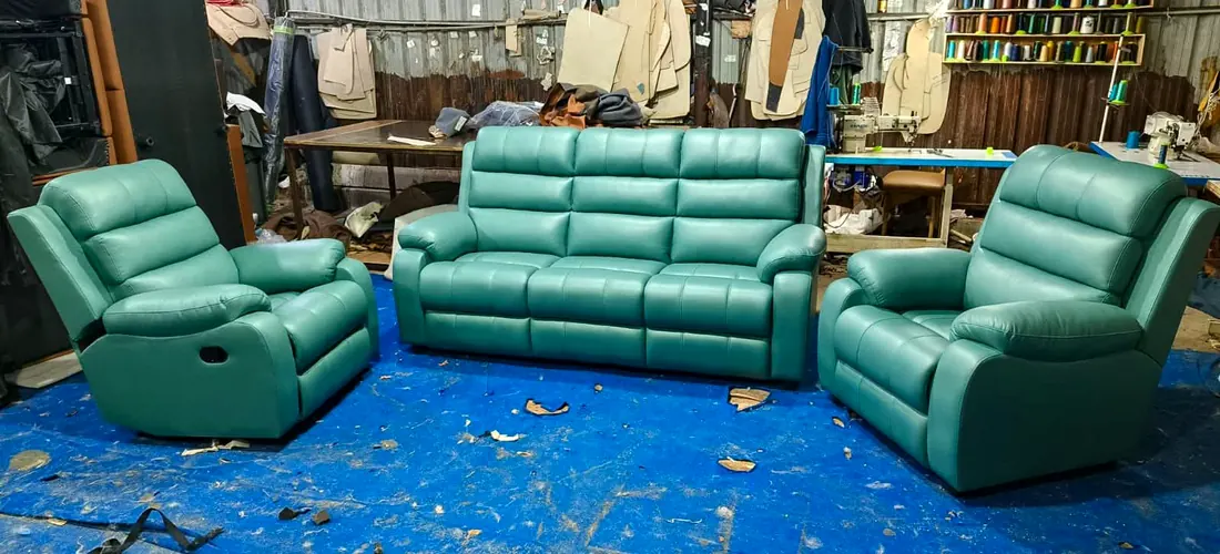 Juego reclinable en cuero verde